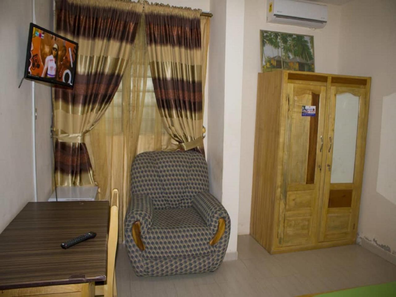 Elizz Guest House Janman Exteriör bild