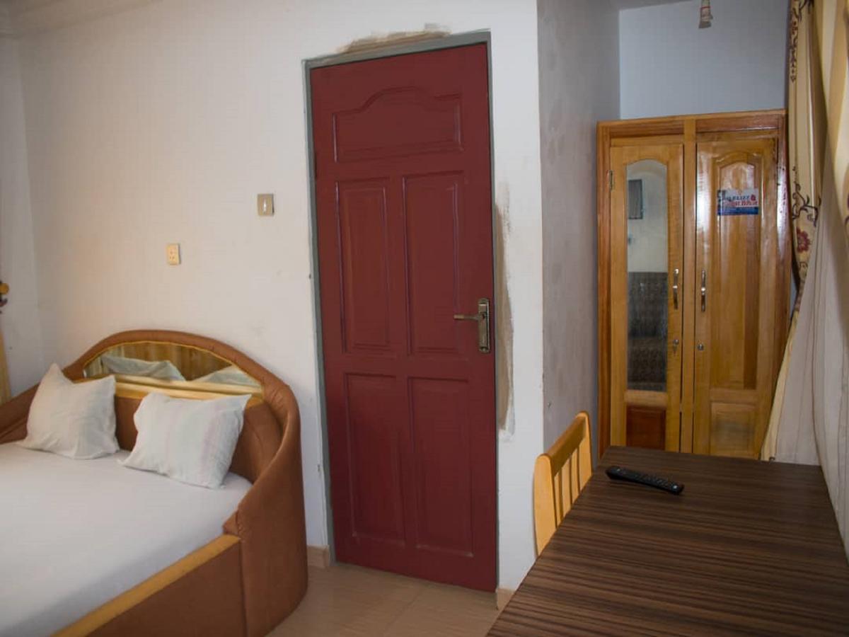 Elizz Guest House Janman Exteriör bild